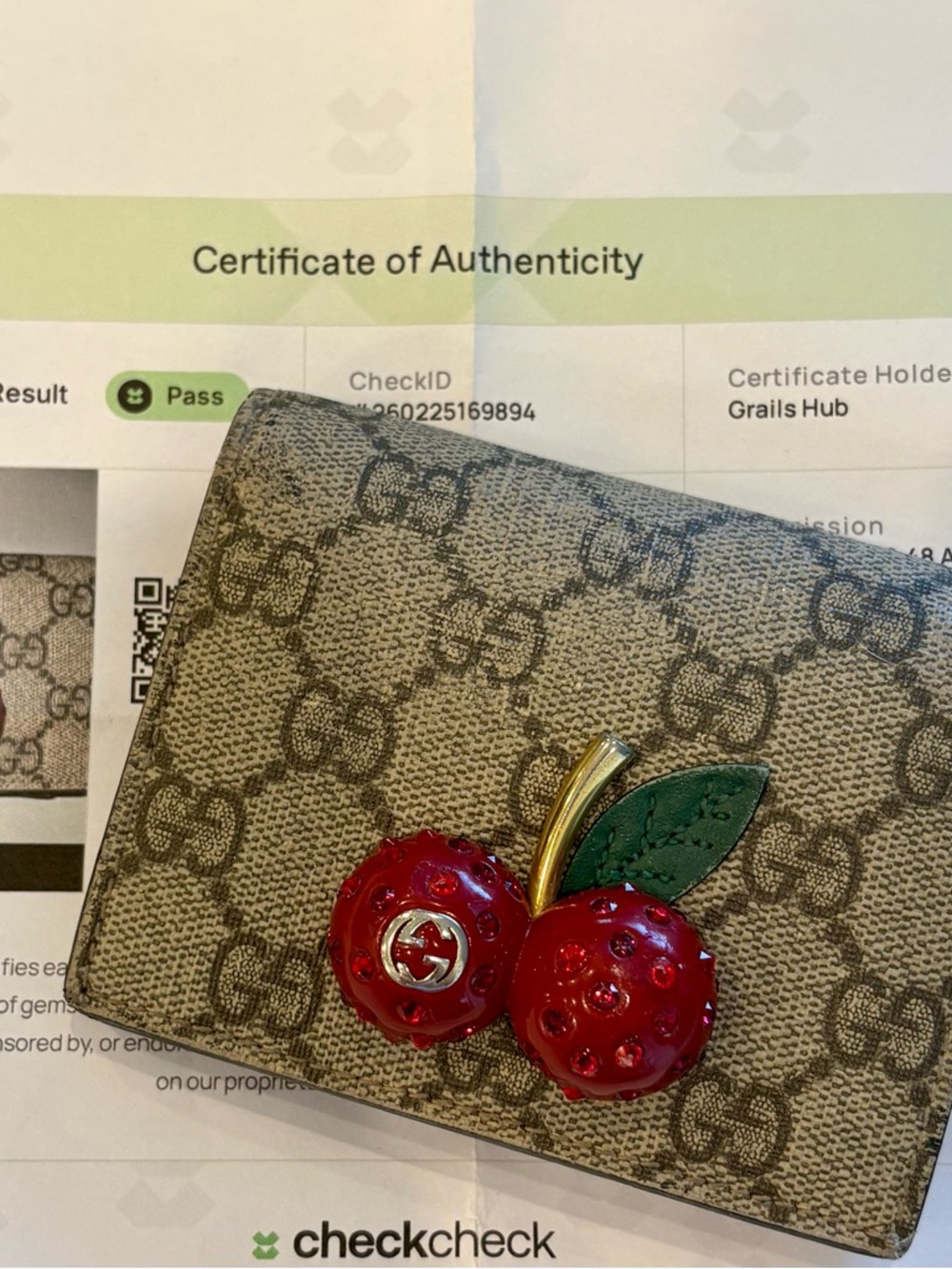 Certified Gucci Beige GG Monogram Wallet Red Cherry Accent Supreme Bifold COA - Picture 7 of 12